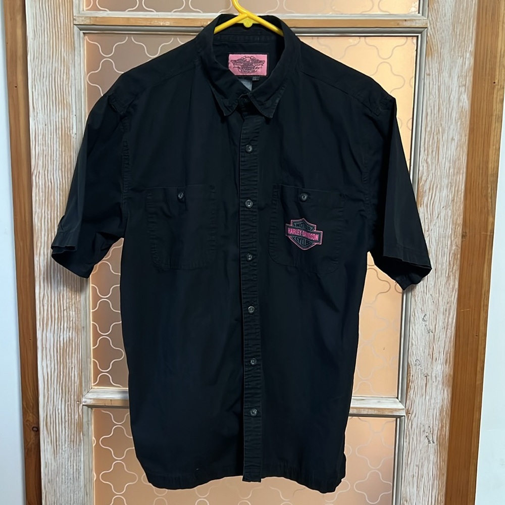Harley-Davidson shirt with Pink logo.